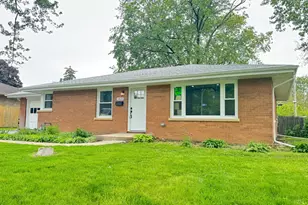 1823 Alma Dr, Crest Hill, IL 60403 - Photo 1