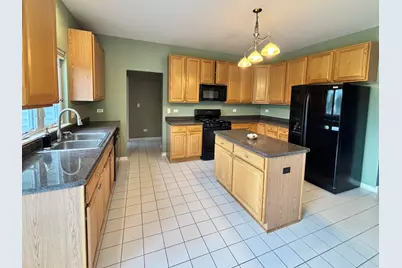 251 Pleasant Drive, Bartlett, IL 60103 - Photo 3