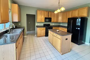 251 Pleasant Dr, Bartlett, IL 60103 - Photo 3