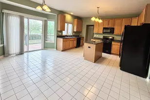 251 Pleasant Dr, Bartlett, IL 60103 - Photo 5