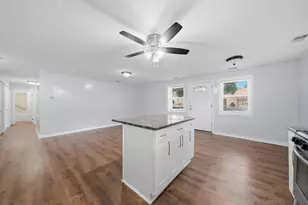 2501 W Bryn Mawr Ave, Chicago, IL 60659 - Photo 9