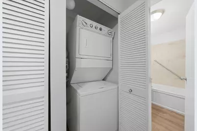 2501 W Bryn Mawr Avenue #102, Chicago, IL 60659 - Photo 15