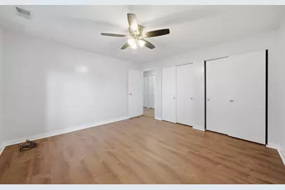 2501 W Bryn Mawr Avenue #102, Chicago, IL 60659 - Photo 11