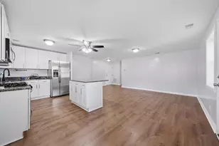 2501 W Bryn Mawr Ave, Chicago, IL 60659 - Photo 5