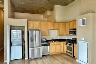 1122 W Catalpa Ave, Chicago, IL 60640 - Photo 7