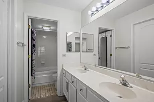 324 Satinwood Ct N, Buffalo Grove, IL 60089 - Photo 11