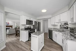 324 Satinwood Ct N, Buffalo Grove, IL 60089 - Photo 7