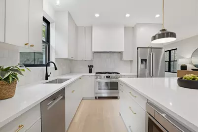 3323 W Belden Avenue, Chicago, IL 60647 - Photo 9