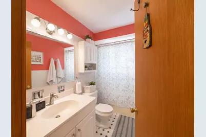 7347 W Diversey Avenue W #8, Elmwood Park, IL 60707 - Photo 15