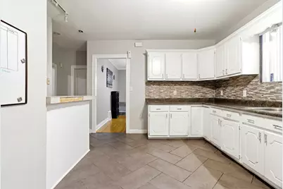2936 N Kenneth Avenue, Chicago, IL 60641 - Photo 9