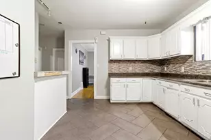 2936 N Kenneth Ave, Chicago, IL 60641 - Photo 9