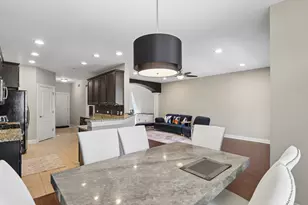 2466 Nicola Ct, Addison, IL 60101 - Photo 9