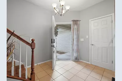 704 Amherst Drive, Sycamore, IL 60178 - Photo 5