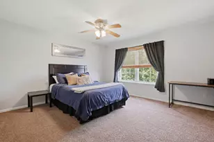 704 Amherst Dr, Sycamore, IL 60178 - Photo 15