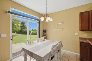 704 Amherst Dr, Sycamore, IL 60178 - Photo 13