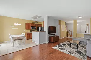 704 Amherst Dr, Sycamore, IL 60178 - Photo 9