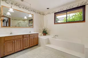 1281 Tracie Dr, Lake Zurich, IL 60047 - Photo 23