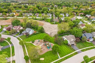1281 Tracie Dr, Lake Zurich, IL 60047 - Photo 5