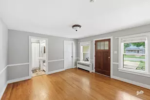 23 N Benton St, Palatine, IL 60067 - Photo 9