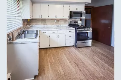 1244 Park Avenue, Winthrop Harbor, IL 60096 - Photo 9