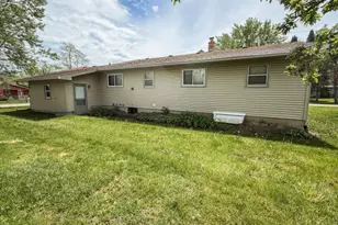 1244 Park Ave, Winthrop Harbor, IL 60096 - Photo 5
