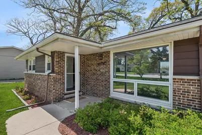 1806 Hazelwood Drive, Lindenhurst, IL 60046 - Photo 3