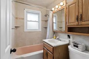 1806 Hazelwood Dr, Lindenhurst, IL 60046 - Photo 15