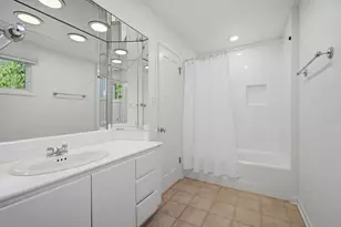 124 Ravinoaks Ln, Highland Park, IL 60035 - Photo 23