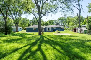 37155 N Shirley Dr, Gurnee, IL 60031 - Photo 33
