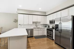 2733 N Lincoln Ave, Chicago, IL 60614 - Photo 11