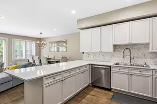 2733 N Lincoln Ave, Chicago, IL 60614 - Photo 9