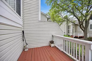 313 Candlelight Ct, Bolingbrook, IL 60440 - Photo 3