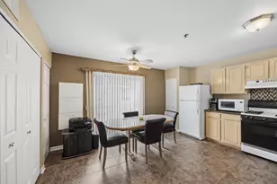 313 Candlelight Ct, Bolingbrook, IL 60440 - Photo 7