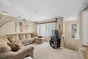 313 Candlelight Ct, Bolingbrook, IL 60440 - Photo 5
