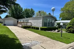 9 Hickory Ln, Sandwich, IL 60548 - Photo 1