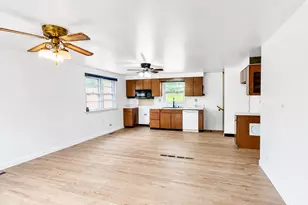 33022 N John Mogg Rd, Grayslake, IL 60030 - Photo 5