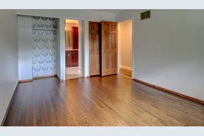 2266 Durham Drive, Wheaton, IL 60189 - Photo 9