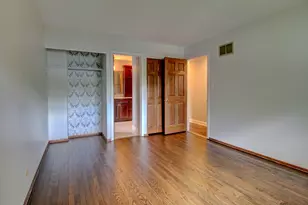 2266 Durham Dr, Wheaton, IL 60189 - Photo 9