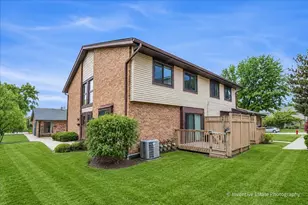 8325 Portsmouth Dr, Darien, IL 60561 - Photo 19