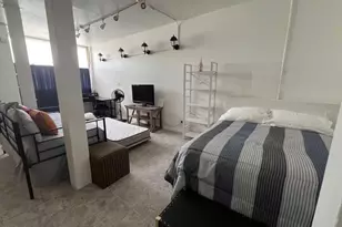 2611 W Peterson Ave, Chicago, IL 60659 - Photo 3