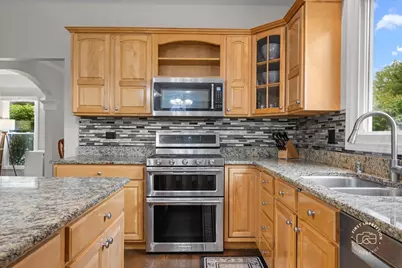40W174 Jack London Street, Saint Charles, IL 60175 - Photo 7