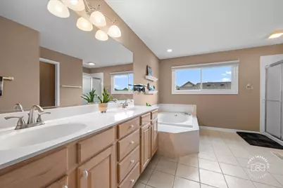 40W174 Jack London Street, Saint Charles, IL 60175 - Photo 19