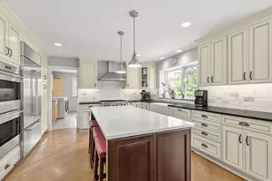 119 Saddle Brook Dr, Oak Brook, IL 60523 - Photo 5
