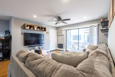 5155 N East River Road #215E, Chicago, IL 60656 - Photo 11