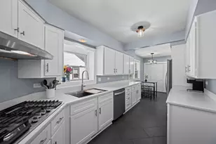331 E Russell St, Barrington, IL 60010 - Photo 9
