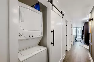 2 E Erie St, Chicago, IL 60611 - Photo 21