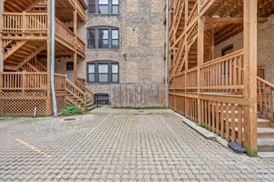 1308 W Granville Ave, Chicago, IL 60660 - Photo 23