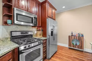 1308 W Granville Ave, Chicago, IL 60660 - Photo 9