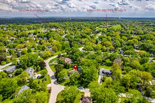 10S220 Alan Rd, Naperville, IL 60564 - Photo 3