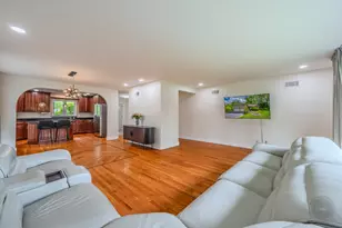 10S220 Alan Rd, Naperville, IL 60564 - Photo 13